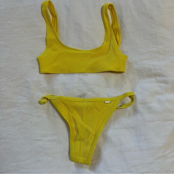 White fox boutique yellow bikini - Picture 2 of 4